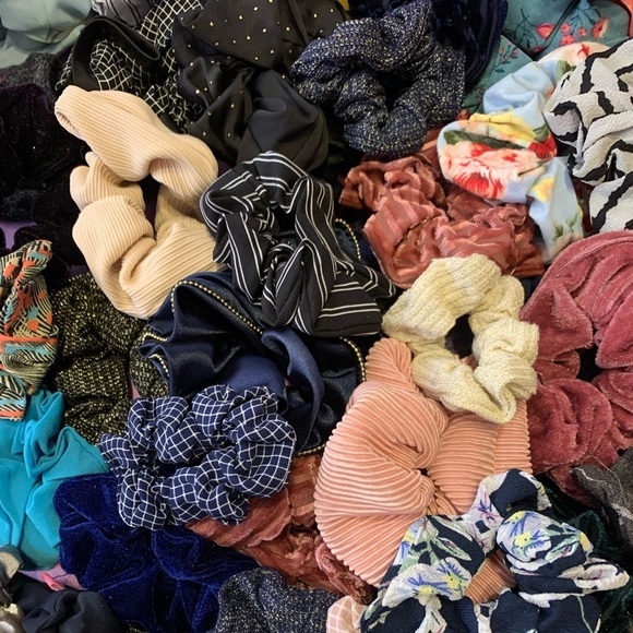 Random Assorted 100 Hair Tie Scrunchies Mixed Lot - Picture 2 of 14